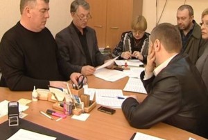 Избирательная комиссия продолжает работу по проверке документов