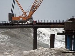 Строительство грузового порта Сочи планируется возобновить в апреле 2010