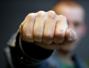 Ссора между соседями переросла в уголовное дело