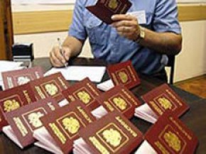 Сотрудники миграционной службы проверили олимпийские стройки