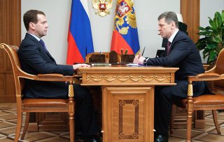 Козак рассказал Медведеву о волонтерах