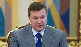 Янукович принес кокаин и коноплю Янукович принес кокаин и коноплю