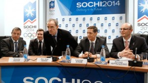 Команда оргкомитета "Сочи-2014" пробежала олимпийскую дистанцию Фото: РИА Новости