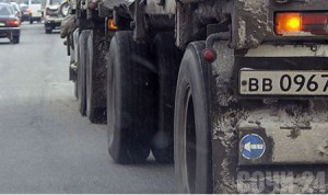 Пахомов предложил штафовать за грязные грузовики