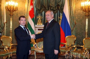 Россия и Абхазия разграничат территорию Дмитрий Медведев и Сергей Багапш