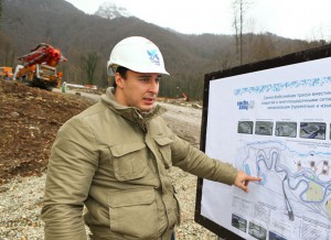Известный спортсмен посетил санно-бобслейную трассу Алексей Воевода