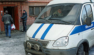 В квартире с трупами найден 2-летний малыш В квартире с трупами найден 2-летний малыш