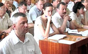 "Завтра в майках начнёте ходить": Чиновникам влетело за внешний вид