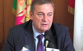 Сотрудники администрации систематически нарушают ПДД Фото: "Макс Медиа Групп"