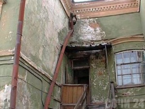 Жителей аварийного жилья переселят в 2012 году