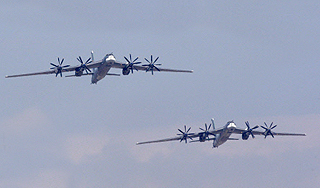 Российские Ту-95 напугали Японию Российские Ту-95 напугали Японию